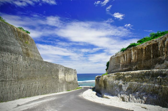 Pandawa pantai tiket masuk gandoriah lokasi liburan paket gunung berwisata tebing putih desember pariaman belah